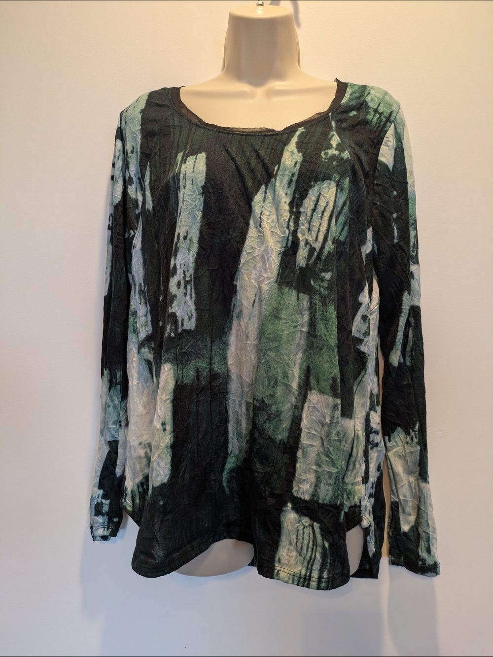 💚 3/$45 Simply Vera Vera Wang Black & Green Tie-Dye Long Sleeve Top Large